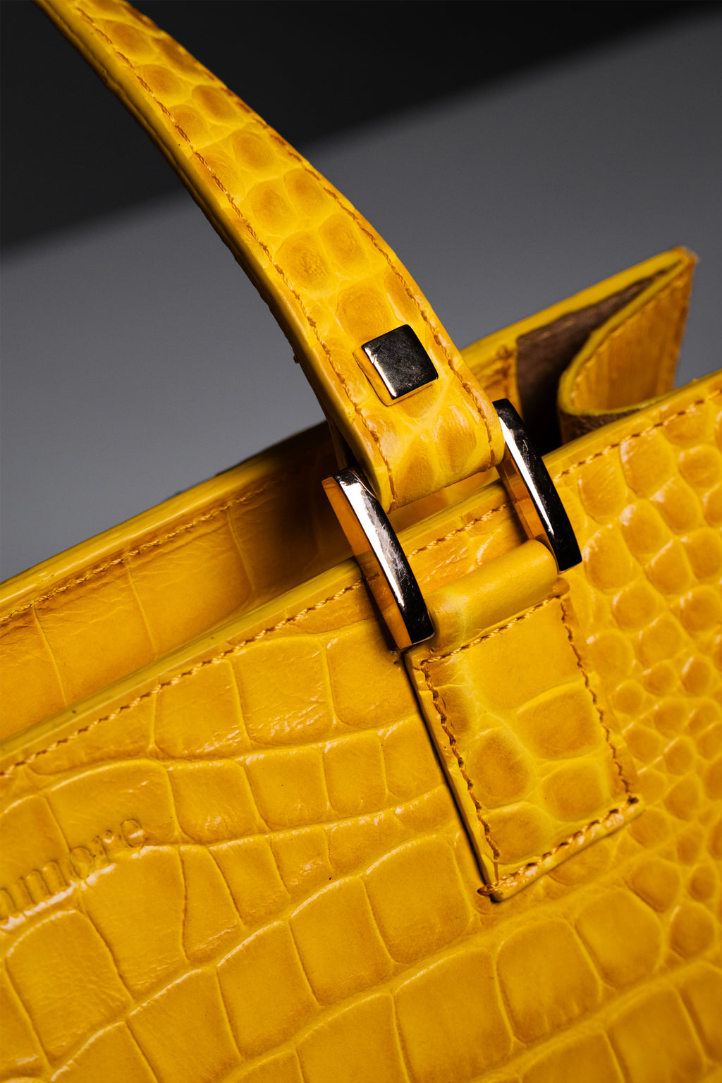 Eva Yellow